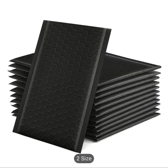 12 Bubble mailers 😍host-pick! - Picture 2 of 2